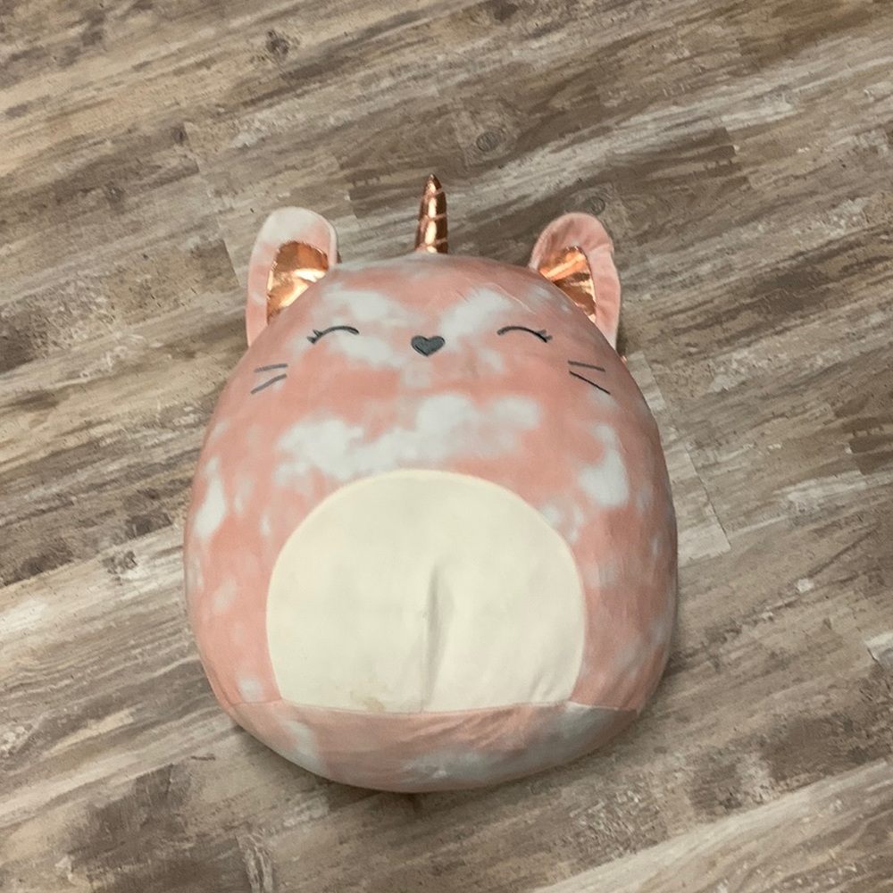 “Fedora” original squishmallow